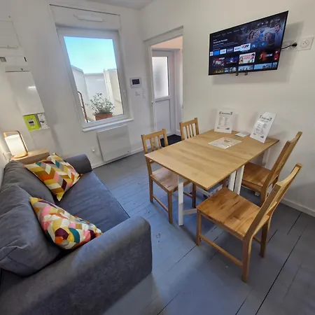 F2 5a Apartment