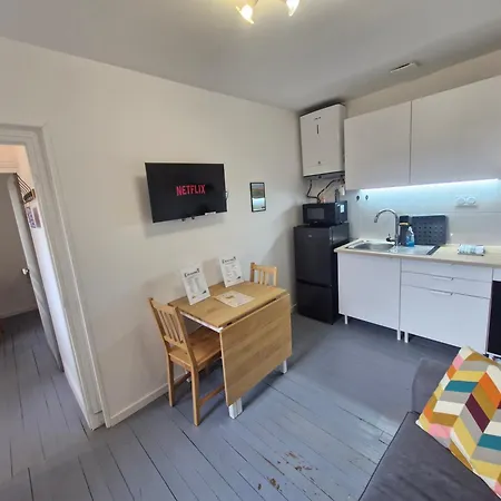 F2 5a Apartment *